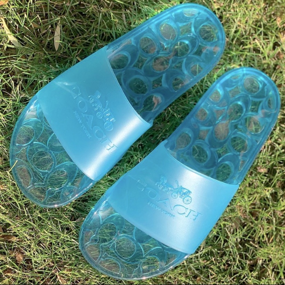 COACH
Ulyssa Water-Resistant Jelly Pool Slides